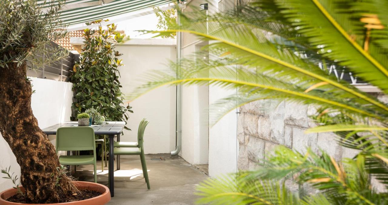 Stylish City Apartment Split Exterior photo